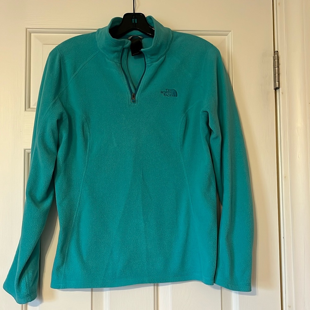 North face pull over